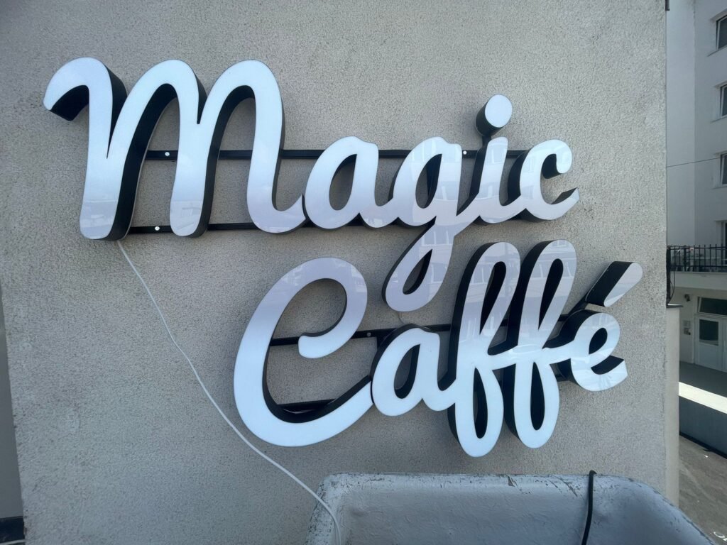 Litere Volumetrice Luminoase